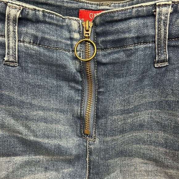 GUESS Jean Shorts - Size 28 - Picture 2 of 4